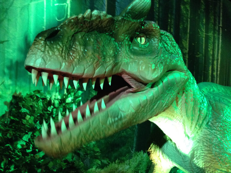 Dinos Alive