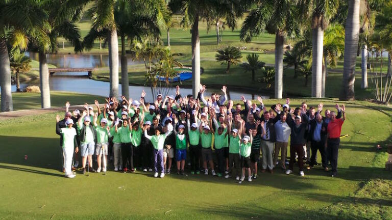 The junior golfers and professionals from the PGA of South Africa’s KZN Region who took part in the Junior Pro-Am at San Lameer Golf Estate. Credit: Loraine Miller.