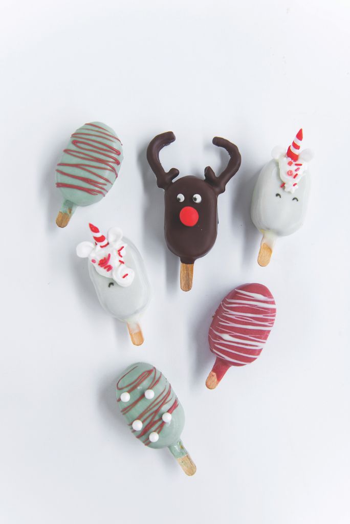 Christmas cakes with a twist Christmas Cake Pops