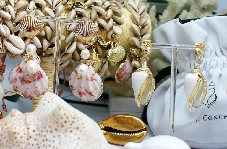 The La Conch jewellery.